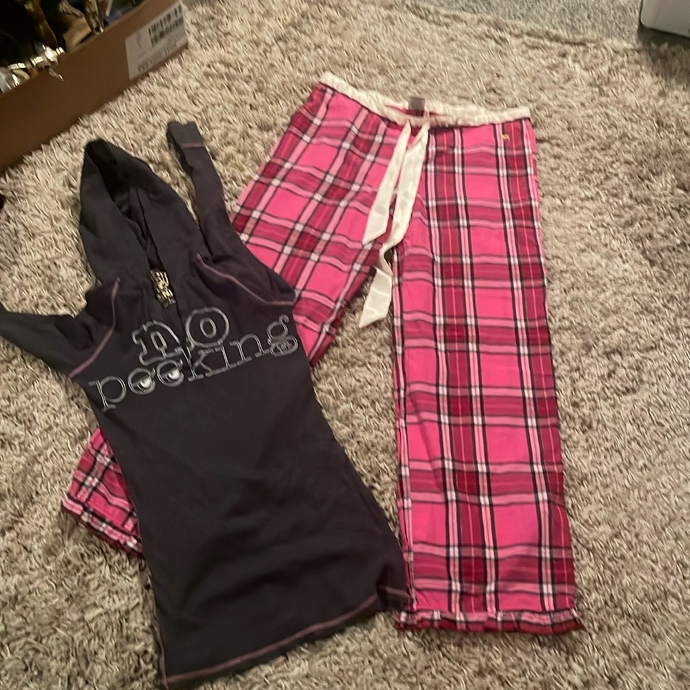 Pink by Victoria secret pajamas size smalll